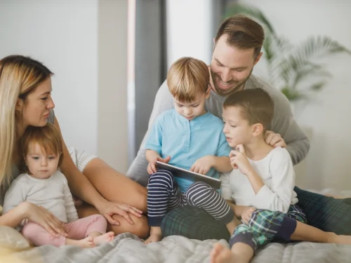 Aslanın Tahtı: 2. Evde Parıltı ve Paranın Aristokrasisi