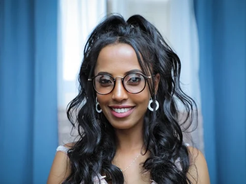 Yengeç'in Kucakladığı 5. Ev: Yaratıcılığın Duygusal Akıntısı ve Efsanevi Oyun Alanı