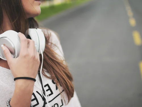 Terazi'nin Hassas Dengesi ve 6. Evin Gizemli Choreografisi: Bir Bireyin Eşsiz Uyum Arayışı