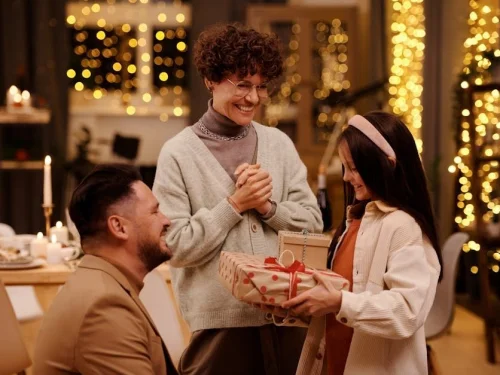 Gökyüzünün Parlak Sahnesi: 9. Evdeki Aslan'ın Görkemli Manifestosu