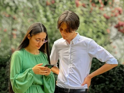 İstanbul Akşamının Yıldızı: Yengeç Yükselen Başak Erkeğinin Olağanüstü Pusulası