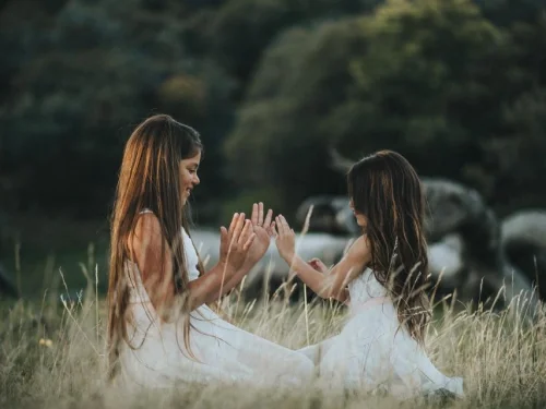 Ay Burcu Oğlak Olan Kova Burcu Kadını