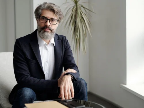 Balık Güneşi: Rüyaların Mimarı, Gerçekliğin Şairi