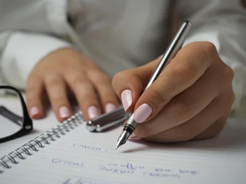 Koç'un Ateşiyle Yanıp Sönen Lilith: Bir Arketipin Efsanevi Yeniden Doğuşu