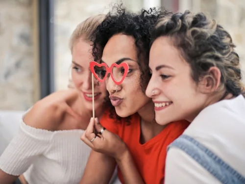 Akrep Marsı: Karanlığın İçindeki Elmas Avcısı