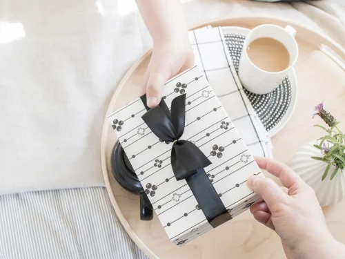 Aslan Burcunda Bir Merkür: Sahne Sizin, Alkışlar O'nun!