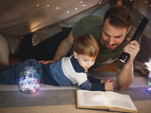 Yengeç'in Kucaklayıcı Sularında Neptün: Duygusal Bir Deha mı, Yoksa Hayalperest Bir Kaşif mi?