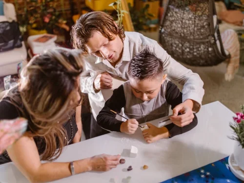 Yengeç Burcundaki Uranüs: Duygusal Okyanusta Elektrik Fırtınaları Yaratan Vizyoner Ruh