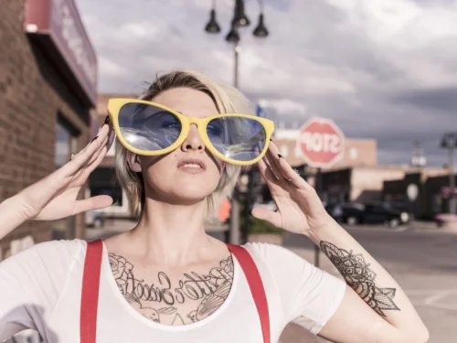 Yükselen Burç Neyi Temsil Eder? Burcunuza Göre Sosyal Maskeniz