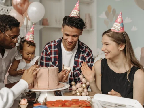 Yükselen Burcu Yay Olan Koç Burcu Erkeği